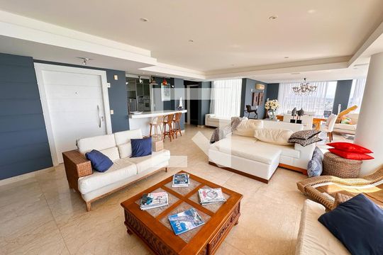 Sala de TV de apartamento para alugar com 4 quartos, 250m² em Canasvieiras, Florianópolis