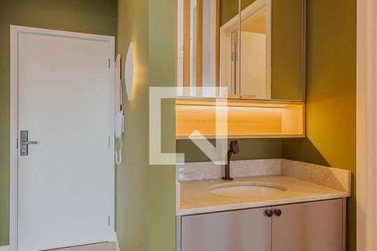 Banheiro Social de kitnet/studio à venda com 1 quarto, 29m² em Pinheiros, São Paulo