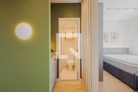 Banheiro Social de kitnet/studio à venda com 1 quarto, 29m² em Pinheiros, São Paulo