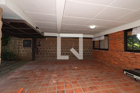 Área comum de casa para alugar com 5 quartos, 338m² em Jardim Lindóia, Porto Alegre