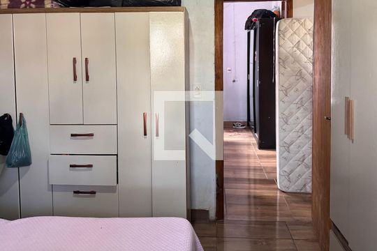 Quarto 1 de casa à venda com 2 quartos, 90m² em Santos Dumont, São Leopoldo