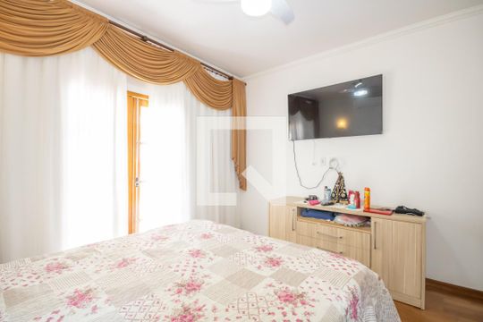 Suíte de casa à venda com 8 quartos, 470m² em Vila Yara, Osasco