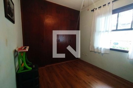 Casa à venda com 3 quartos, 179m² em Jardim das Vertentes, São Paulo