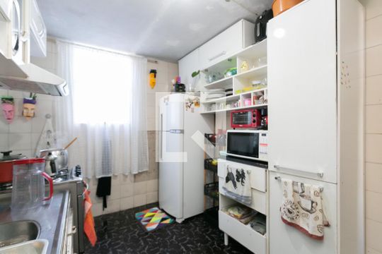 Cozinha  de apartamento para alugar com 2 quartos, 51m² em Itaquera, São Paulo
