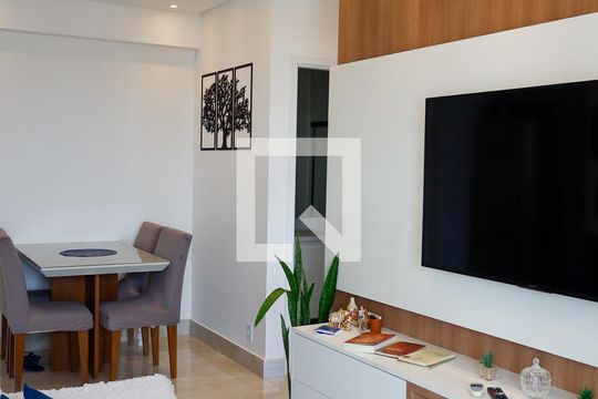 Sala de apartamento à venda com 2 quartos, 66m² em Centro, Osasco