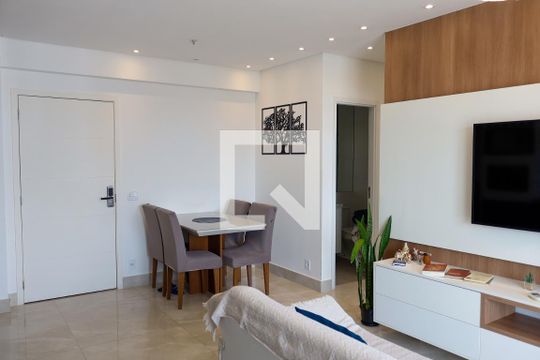 Sala de apartamento à venda com 2 quartos, 66m² em Centro, Osasco