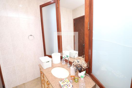 Lavabo de casa à venda com 5 quartos, 450m² em Jardim Guanabara, Rio de Janeiro