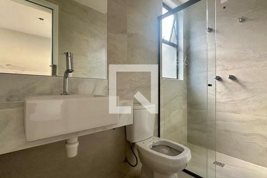 Banheiro de apartamento à venda com 2 quartos, 94m² em Sion, Belo Horizonte