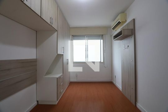 Quarto 2 de apartamento à venda com 2 quartos, 70m² em Centro, Canoas