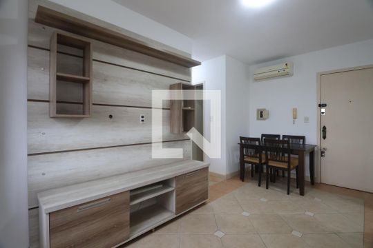 Sala de apartamento à venda com 2 quartos, 70m² em Centro, Canoas