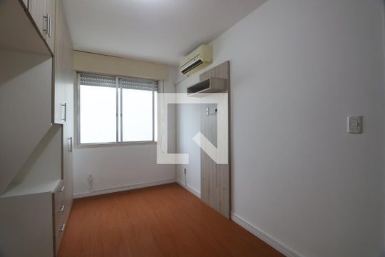 Quarto 2 de apartamento à venda com 2 quartos, 70m² em Centro, Canoas