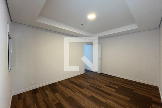 Suite de casa para alugar com 3 quartos, 300m² em Vila Francisco Matarazzo, Santo André
