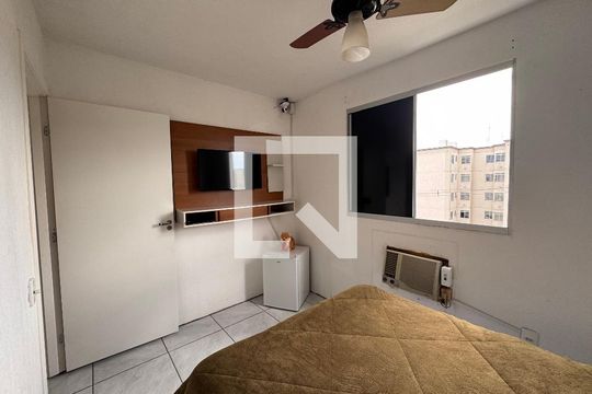 Quarto 1 de apartamento à venda com 2 quartos, 40m² em Santos Dumont, São Leopoldo
