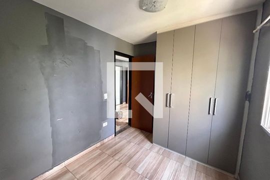 Quarto 1 de apartamento à venda com 2 quartos, 47m² em Jardim Sao Luis (zona Norte), Guarulhos
