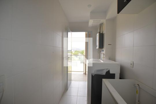 Cozinha de apartamento para alugar com 2 quartos, 57m² em Marechal Hermes, Rio de Janeiro