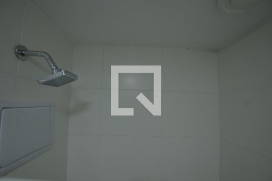 Banheiro Social de apartamento para alugar com 2 quartos, 57m² em Marechal Hermes, Rio de Janeiro