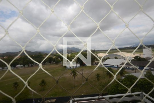 Vista do Quarto  de apartamento para alugar com 2 quartos, 57m² em Marechal Hermes, Rio de Janeiro