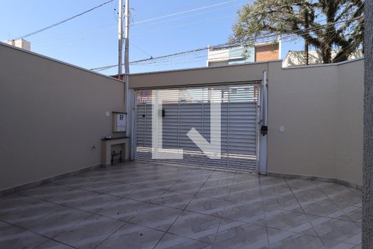 Garagem de casa à venda com 2 quartos, 104m² em Parque das Nações, Santo André