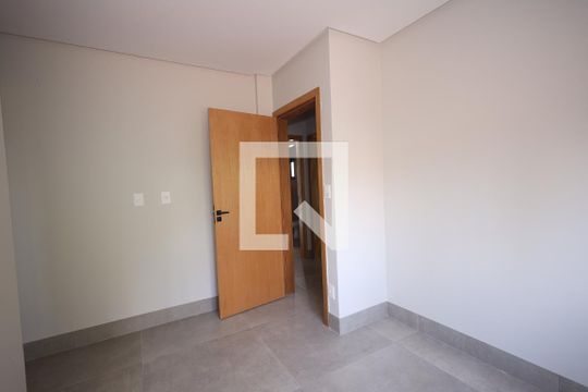 Suíte 1 de casa de condomínio para alugar com 3 quartos, 153m² em Vila Rosa, Goiânia