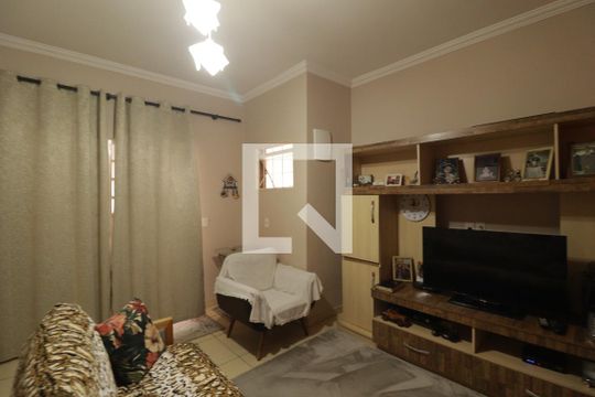 Sala de casa para alugar com 4 quartos, 177m² em Jardim do Lago, Jundiaí