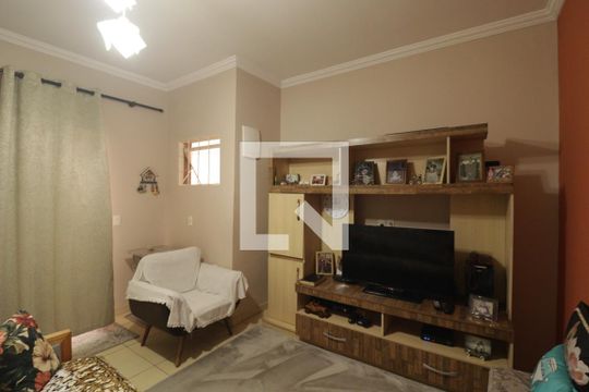 Sala de casa para alugar com 4 quartos, 177m² em Jardim do Lago, Jundiaí