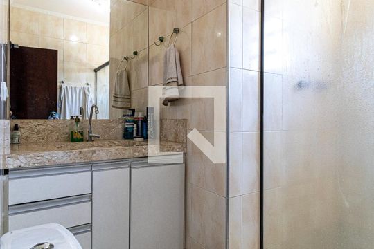 Banheiro Suíte de casa à venda com 3 quartos, 300m² em Penha de França, São Paulo