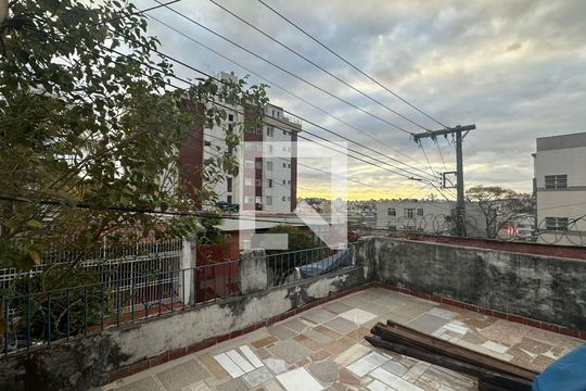 Varanda de casa à venda com 3 quartos, 208m² em Alto Barroca, Belo Horizonte