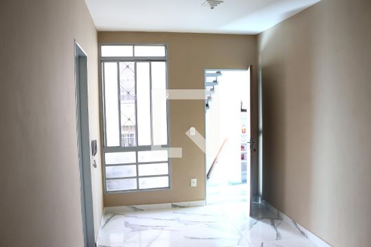 Sala de apartamento à venda com 3 quartos, 55m² em Jardim Montanhês, Belo Horizonte