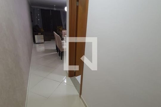 Corredor de apartamento para alugar com 3 quartos, 130m² em Cidade Ocian, Praia Grande