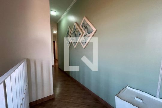 Corredor de casa à venda com 3 quartos, 182m² em Butantã, São Paulo