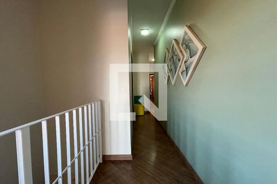 Corredor de casa à venda com 3 quartos, 182m² em Butantã, São Paulo