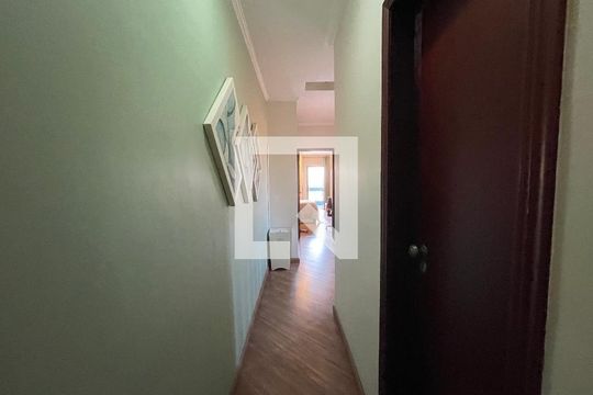 Corredor de casa à venda com 3 quartos, 182m² em Butantã, São Paulo