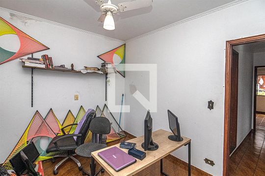 Quarto 1 de casa à venda com 4 quartos, 235m² em Vila Liviero, São Paulo