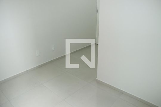 Quarto 2 de apartamento para alugar com 2 quartos, 52m² em Jardim de Lourdes, Embu das Artes