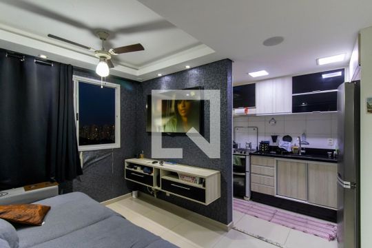 Sala de apartamento à venda com 2 quartos, 48m² em Jardim Las Vegas, Guarulhos