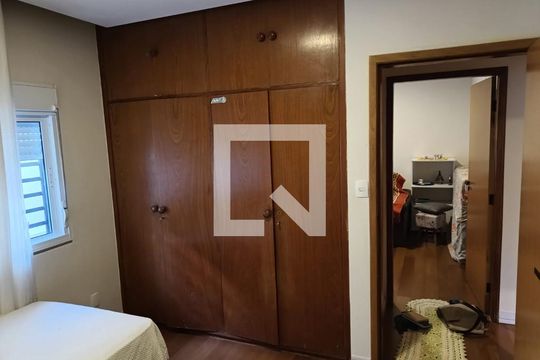 Quarto 1 de casa à venda com 4 quartos, 318m² em Vila Scarpelli, Santo André
