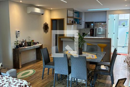 Sala de casa à venda com 4 quartos, 318m² em Vila Scarpelli, Santo André
