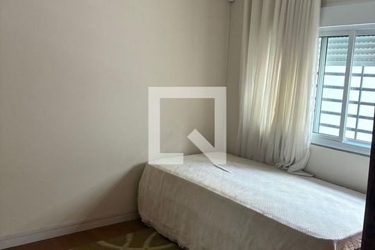Quarto 1 de casa à venda com 4 quartos, 318m² em Vila Scarpelli, Santo André
