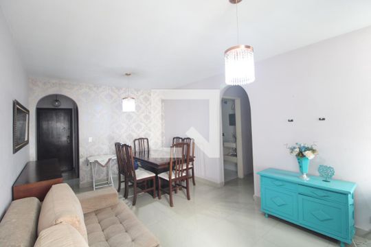 Sala de apartamento para alugar com 3 quartos, 80m² em Vila Sofia, São Paulo