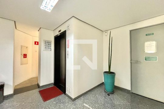 Hall social de apartamento para alugar com 1 quarto, 39m² em Campo Belo, São Paulo