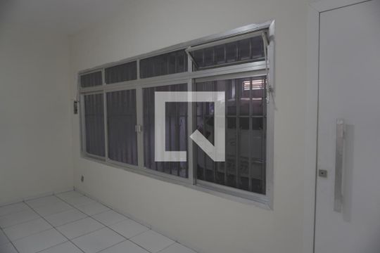 Casa à venda com 4 quartos, 280m² em Jardim Lageado, São Paulo