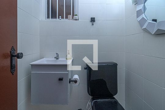 Lavabo de casa para alugar com 4 quartos, 180m² em Sacoma, São Paulo