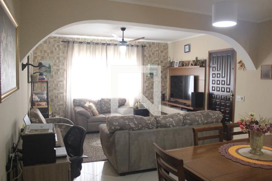 Sala de casa à venda com 3 quartos, 220m² em Jardim Scyntila, Guarulhos
