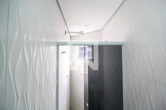 Banheiro de kitnet/studio para alugar com 1 quarto, 44m² em Jardim Paulistano (zona Norte), São Paulo