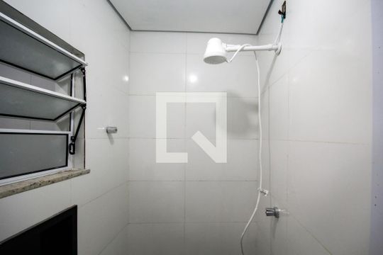 Banheiro de kitnet/studio para alugar com 1 quarto, 22m² em Jardim Paulistano (zona Norte), São Paulo