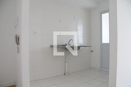 Cozinha de apartamento para alugar com 2 quartos, 56m² em Vila Itapegica, Guarulhos
