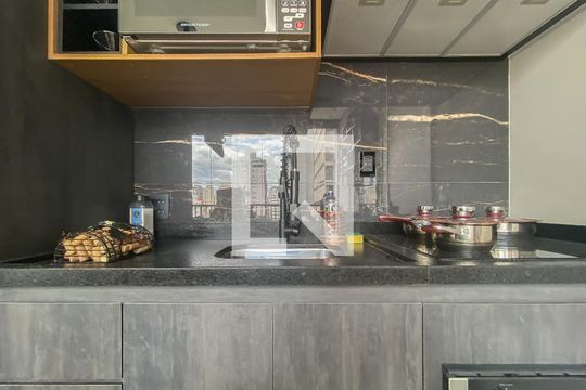 Cozinha de kitnet/studio à venda com 1 quarto, 27m² em Vila Olímpia, São Paulo