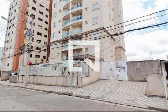 Fachada e portaria de apartamento à venda com 2 quartos, 61m² em Jardim Barbosa, Guarulhos