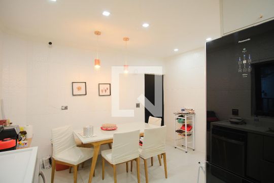 Cozinha de casa à venda com 2 quartos, 160m² em Chácara Seis de Outubro, São Paulo