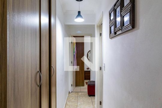 Corredor de apartamento para alugar com 2 quartos, 48m² em Jardim Paris, São Paulo